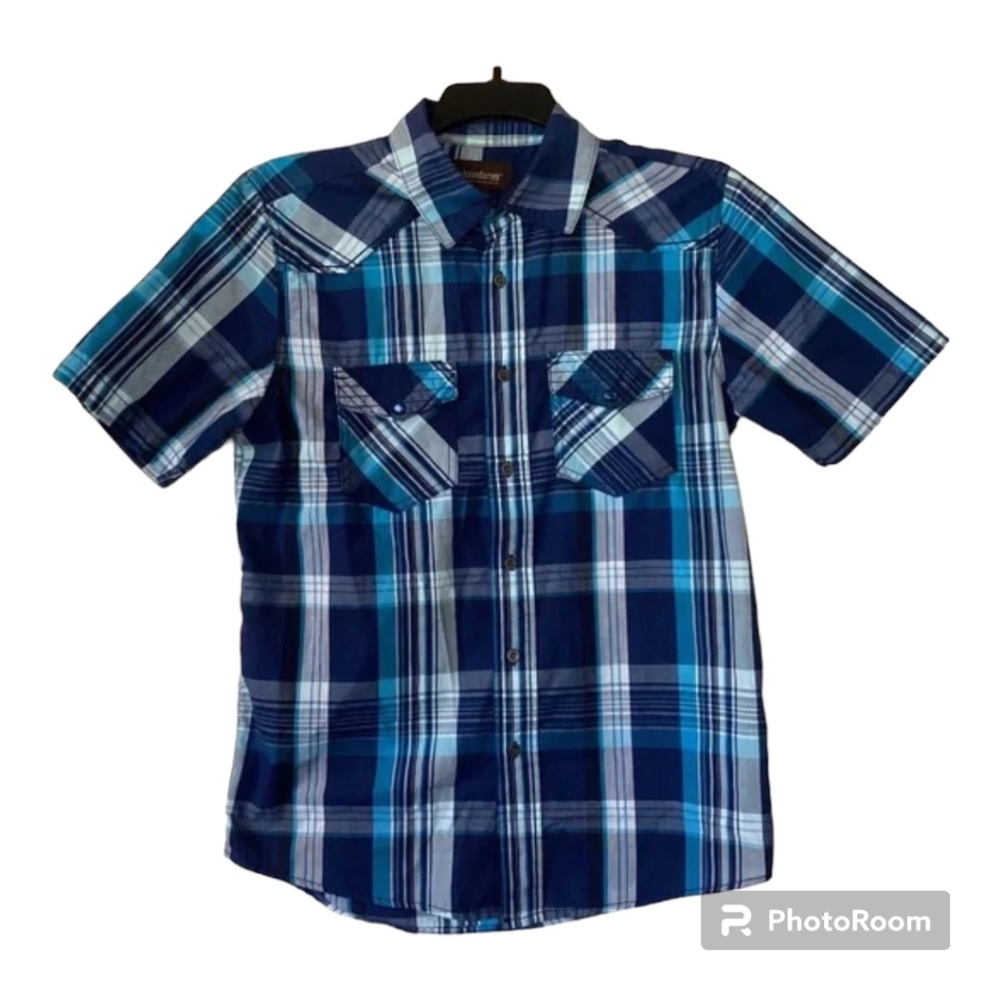 No Boundaries Small Blue Plaid Short Sleeved Shirt with 2 Button Close Pockets